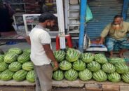 বরিশালে কেজিতে তরমুজ কিনতে নারাজ ক্রেতারা
