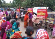 বরিশালে ফের চালু হলো “ভ্রাম্যমান মানবতার বাজার”