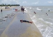 ঈদের দ্বিতীয় দিনেও কুয়াকাটা সৈকতে পর্যটকের ভীড়