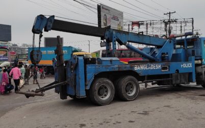 মহাসড়কে কোমর পানি, বন্ধ যান চলাচল 