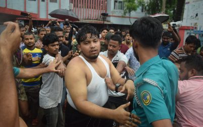 বরিশালে স্বাস্থ্যখাতের সংস্কার আন্দোলনকারীদের ‍উপর হামলা