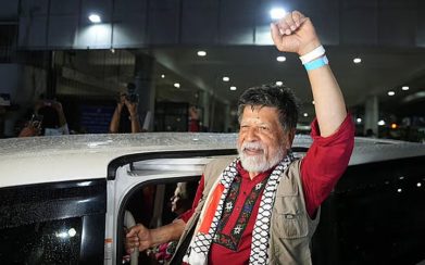 ‘আমাদের কাজ শেষ হয়নি’ দেশে ফিরে বললেন শহিদুল আলম