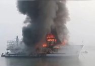 পুড়ে গেলো সেন্টমার্টিনগামী জাহাজ