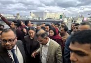 দেশে ফিরতে লন্ডনের বিমানবন্দরে পৌছেছেন তারেক রহমান