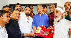 চট্টগ্রামে অর্থ ও পরিকল্পনা মন্ত্রী আমির খসরু মাহমুদ চৌধুরীকে উষ্ণ সংবর্ধনা