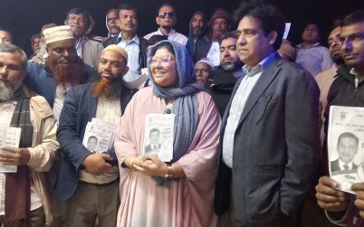 বরিশাল-৩ আসনের এমপি প্রার্থী টিপু জেলে, নির্বাচনী মাঠে মেয়ের সংগ্রাম