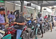 রাইড–শেয়ার মোটরসাইকেলে প্রতিদিন সর্বোচ্চ ৫ লিটার জ্বালানি, বিপিসির নির্দেশনা