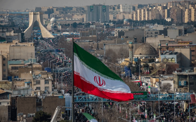 সব আলোচনা থেকে বেরিয়ে গেছে ইরান, দেশজুড়ে মানবঢাল