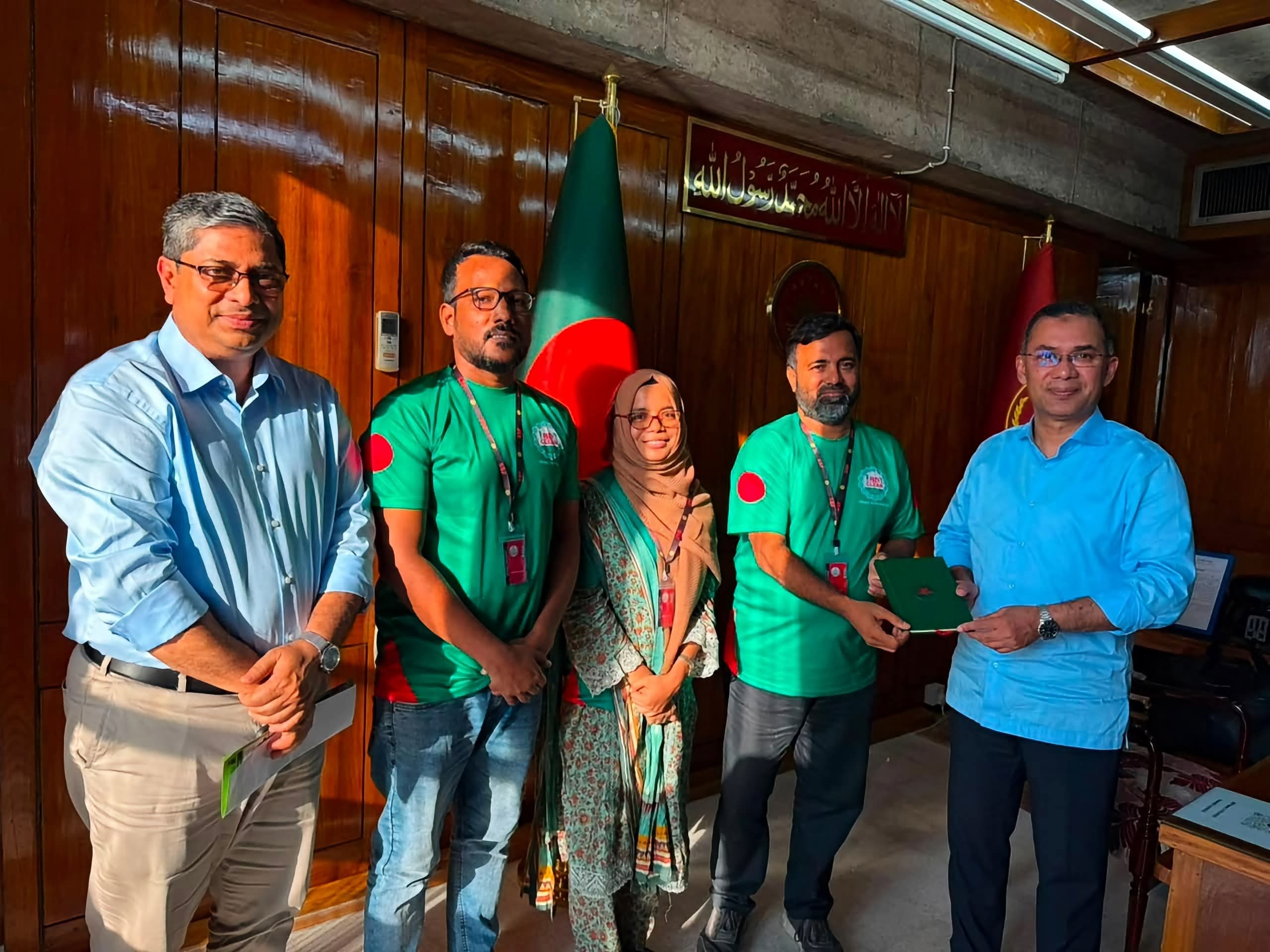 প্রধানমন্ত্রীর নেতৃত্বে পরিচ্ছন্ন বাসযোগ্য নগর গড়তে সারাদেশে কাজ করবেন বিডি-ক্লিন সদস্যরা