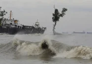 নিম্নচাপের প্রভাবে ঝড়ের আভাস